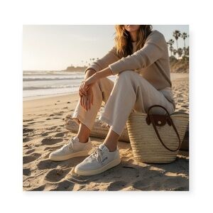 Autry 𖣴 Medalist Easeknit Sneakers 𖣴 Ivory White 𖣴 38 𖣴 Vogue LA Celeb Style 𖣴